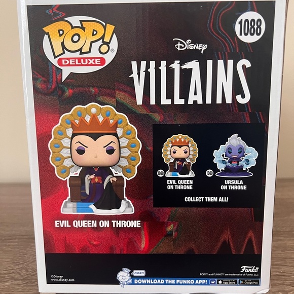 Funko Pop! Deluxe Evil Queen on Throne - Picture 4 of 4